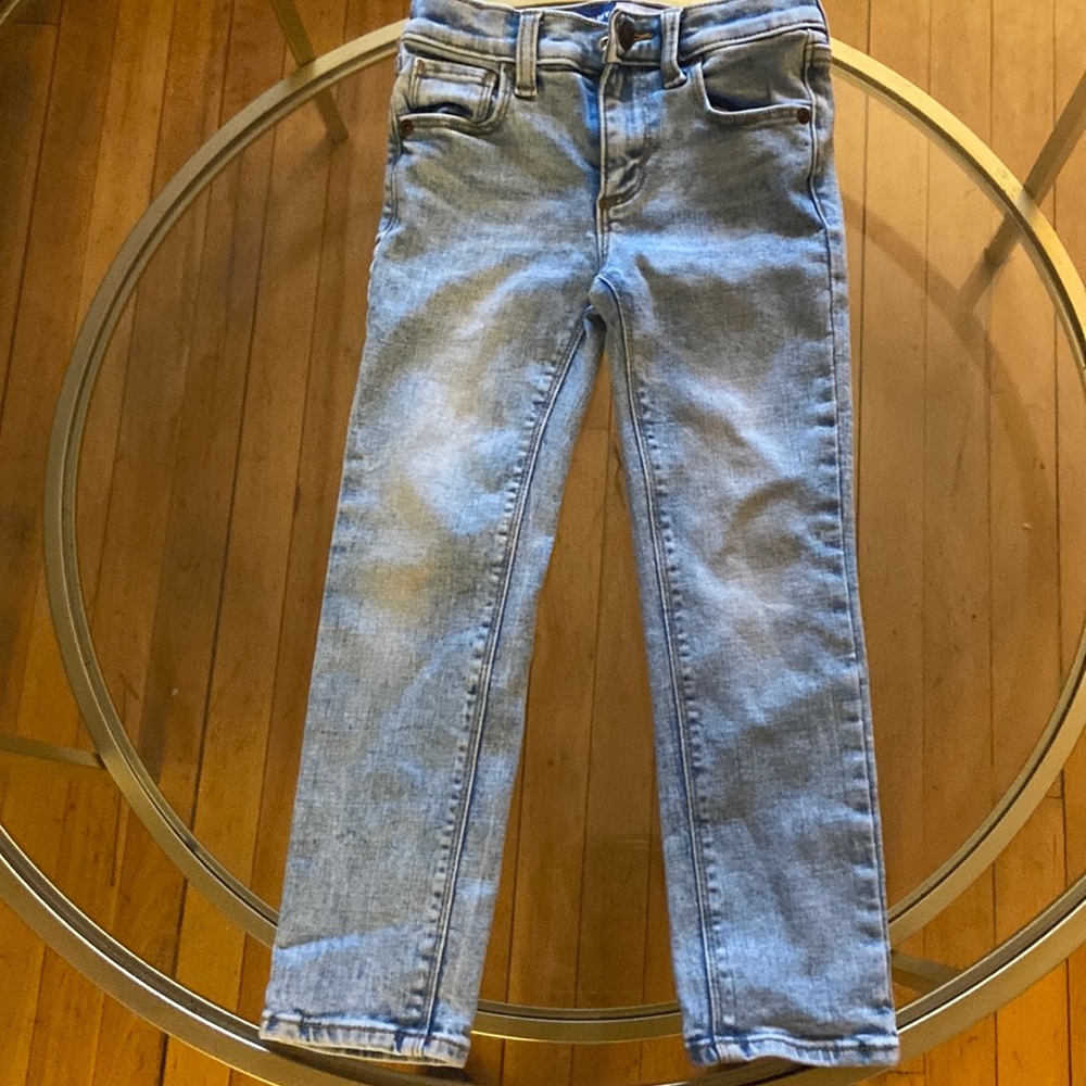Size 5T OLD NAVY KARATE SKINNY adjustable waist light blue. Excellent condition.